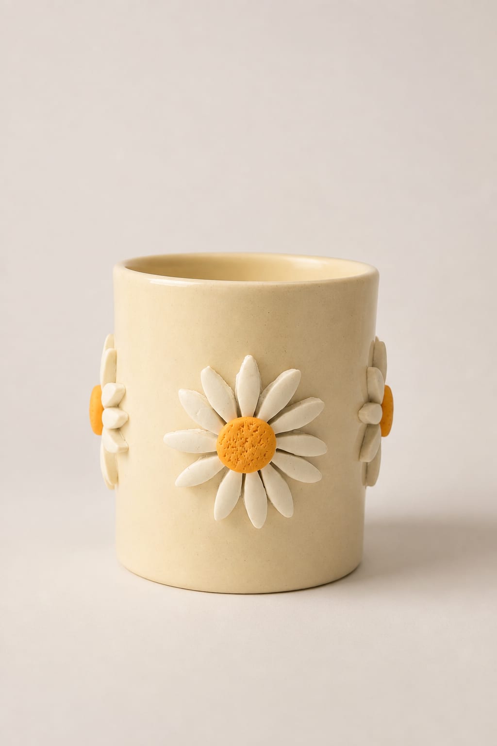 Daisy Bloom Ceramic Cup